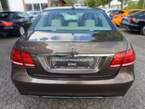 Mercedes-Benz E 500 AVANTGARDE/Wenig KM/1 Hand/GAR/Top Zustand - Mercedes-Benz E 500 mit Benzin-Antrieb