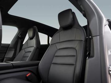 صورة 5 لـ 2025 Porsche TAYCAN