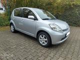 Daihatsu Sirion 1.3 - - silberne Daihatsu Sirion