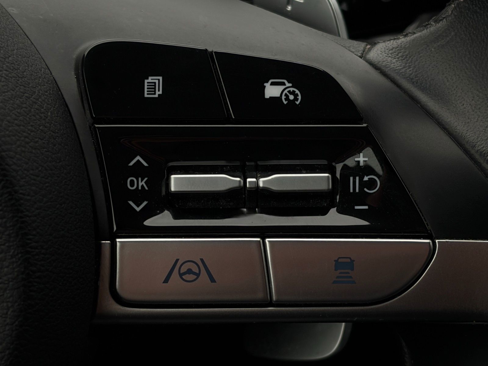 Fahrzeugabbildung Hyundai Tucson  1.6 T-GDI Trend/PHEV/4WD/ACC/CAM/SHZ/LHZ