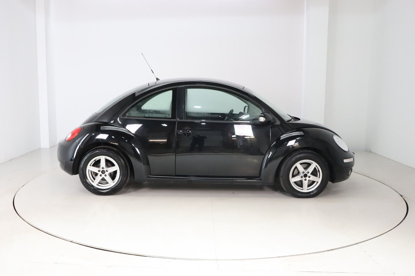 Fahrzeugabbildung Volkswagen New Beetle 2.0 * Sitzhzg. * Klima * HU/AU 07.27