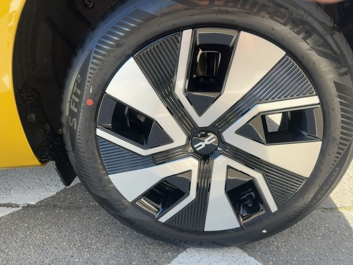 Fahrzeugabbildung Dacia Sandero Expression TCe 100 navi Kamera SHZ