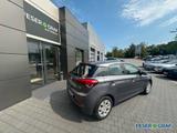 Hyundai i20 1.2 Trend PDC/SHZ/KLIMA/LKRH - gebrauchte Hyundai i20 aus dem Jahr 2017