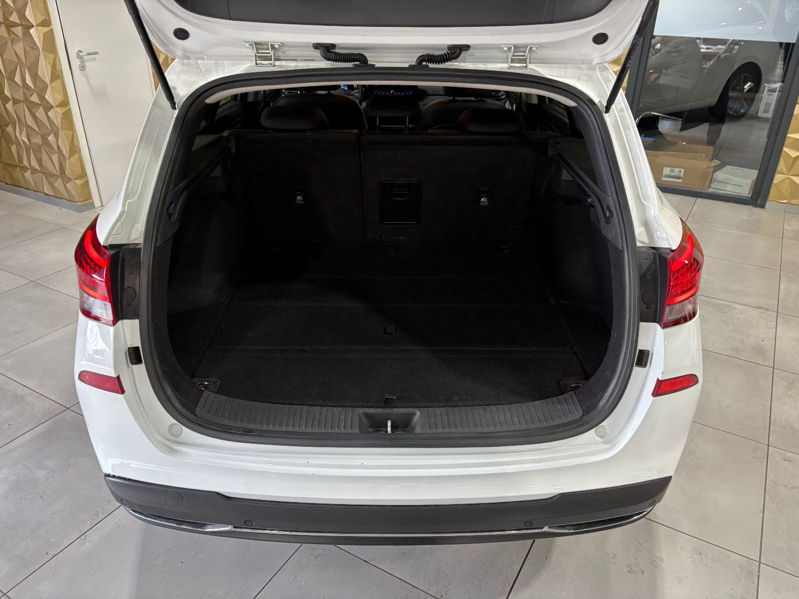 Fahrzeugabbildung Hyundai i30 CW /AUTOMATIK/MEMORY/LEDER/1-HAND/HEIZ-LENKR