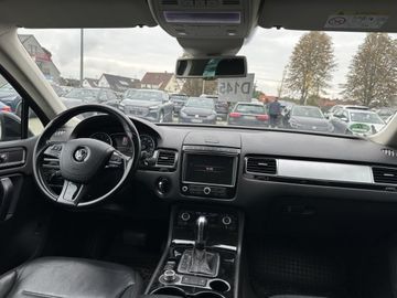 Volkswagen Touareg - 12