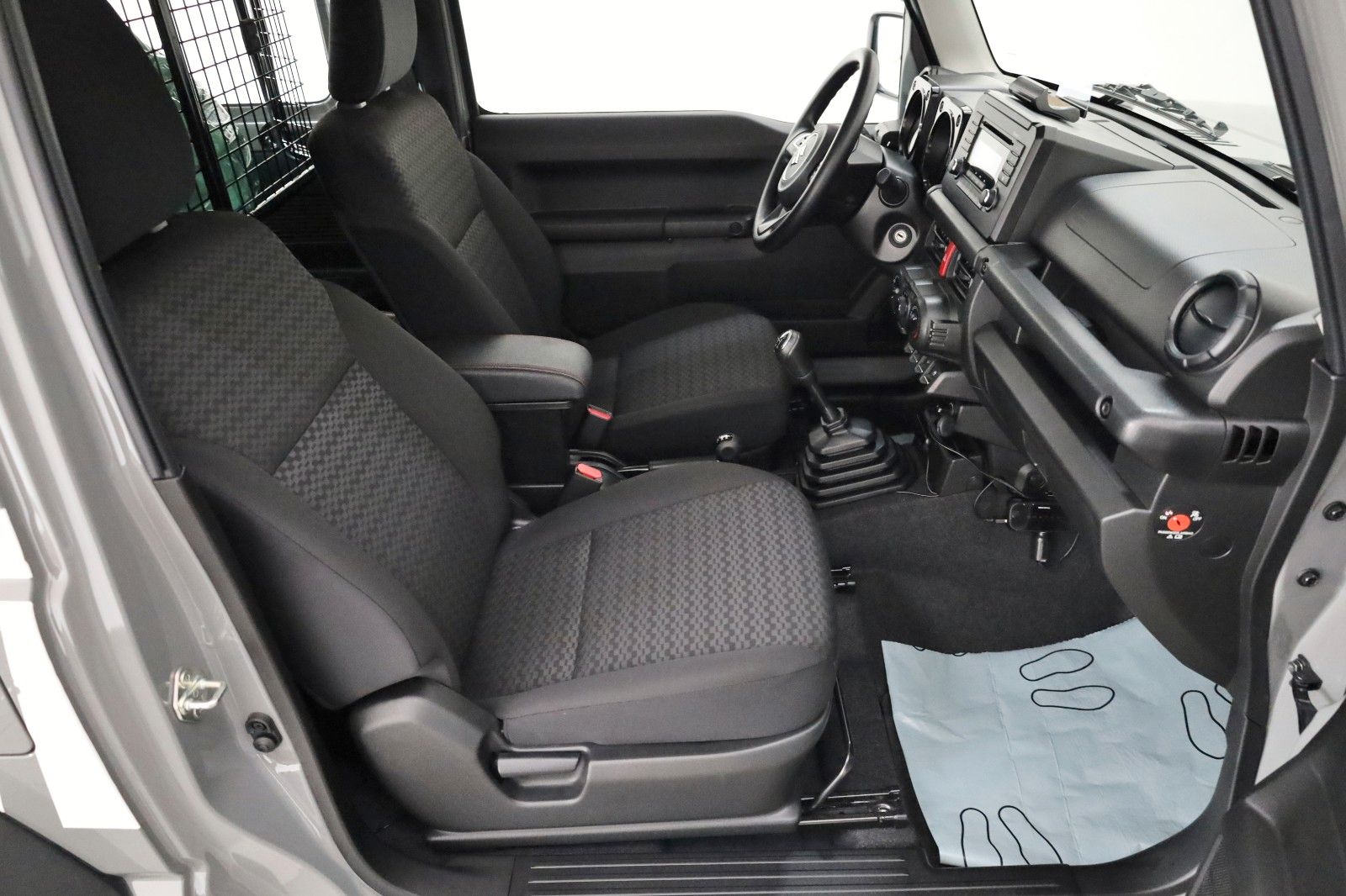 Fahrzeugabbildung Suzuki Jimny Comfort AllGrip NFZ,Temp,SH,8 fach bereift