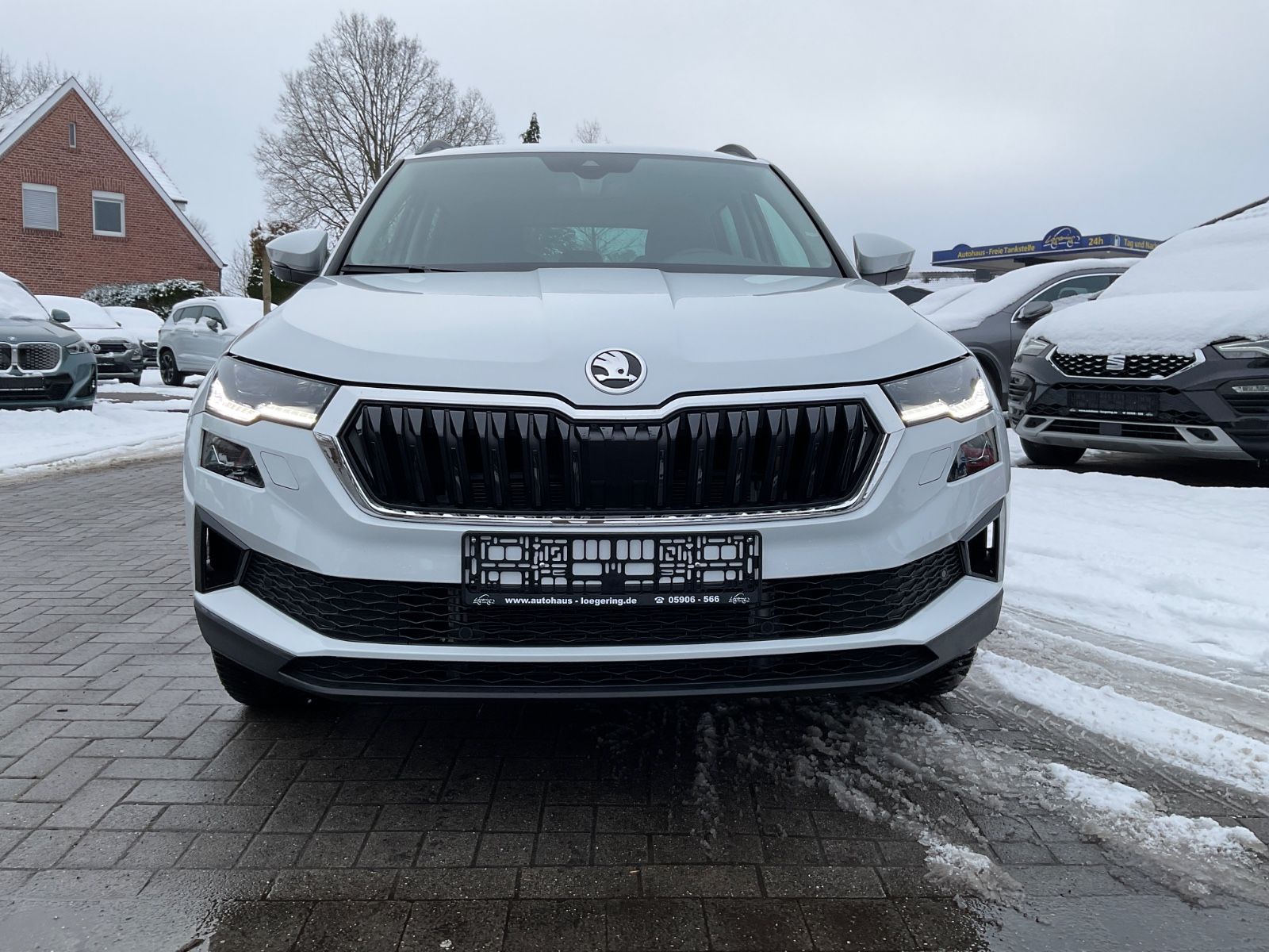Fahrzeugabbildung SKODA Karoq 1.5l TSI DSG Tour,AHK,Navi,Kamera