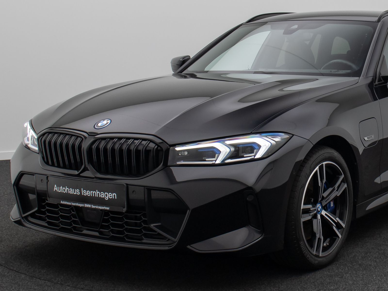 Fahrzeugabbildung BMW 330e M Sport HUD Kamera HiFi DAB Komfort Alarm