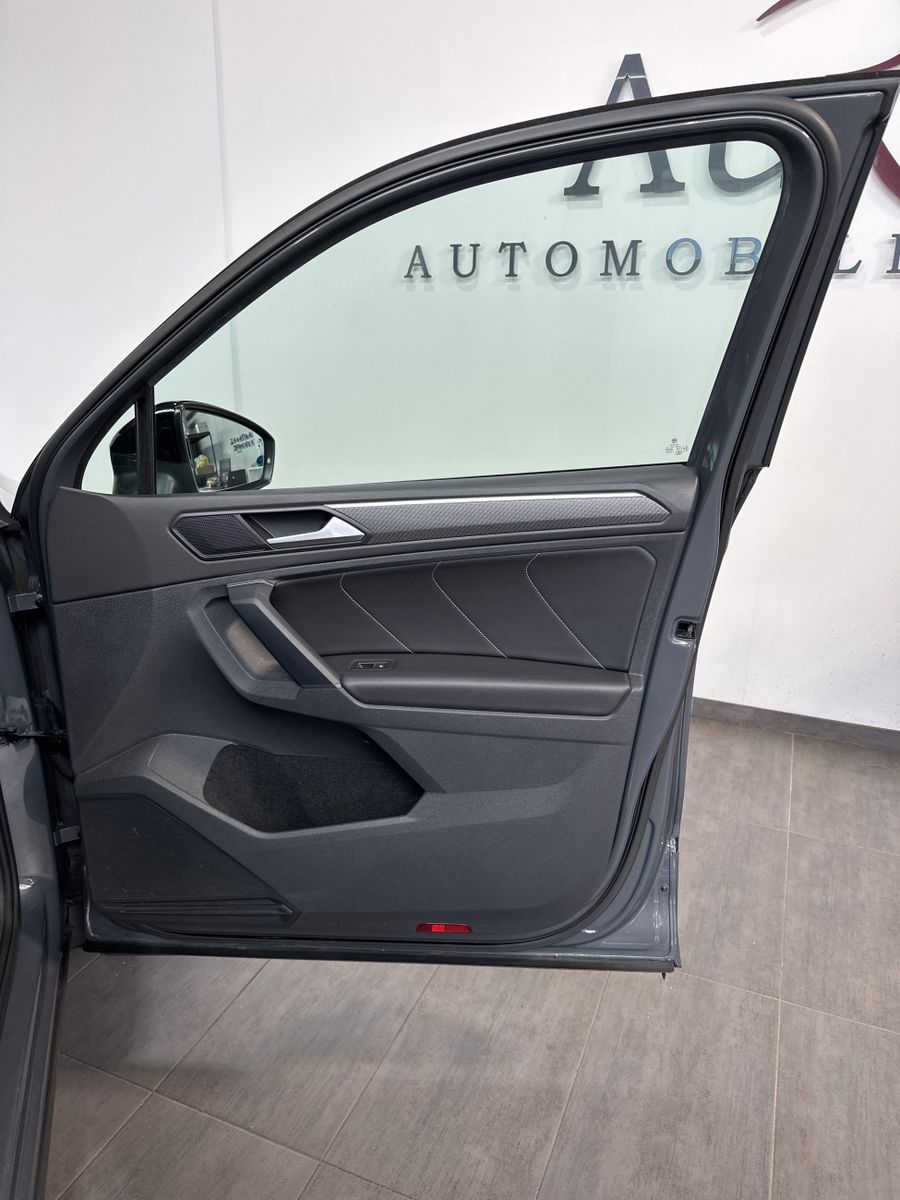 Fahrzeugabbildung Volkswagen Tiguan 4M R-Line Black NAV+IQ-LIGHT+AHK+VC+KAMER