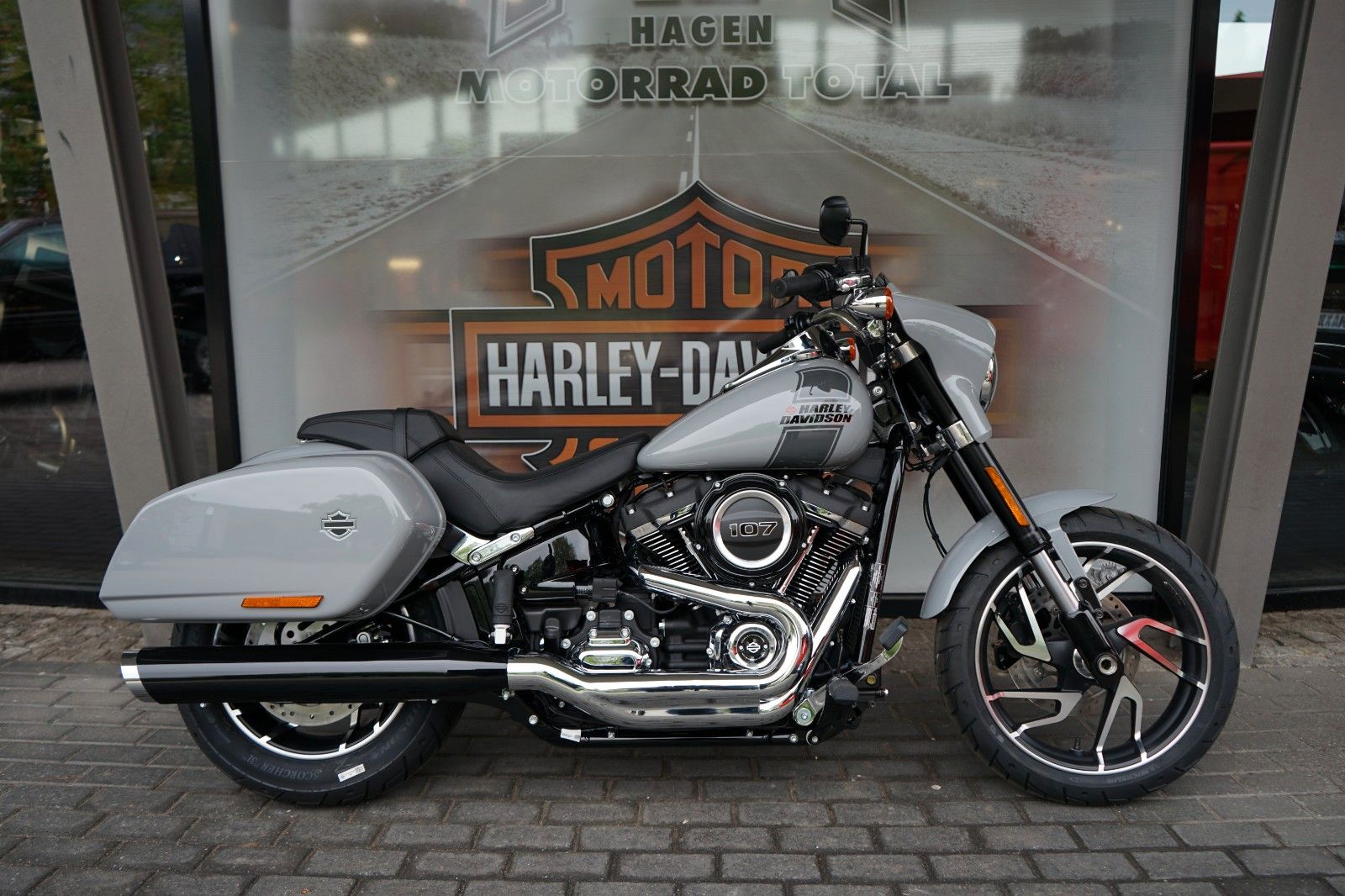 Fahrzeugabbildung Harley-Davidson Softail Sport Glide 107 Sofort Verfügbar 2024