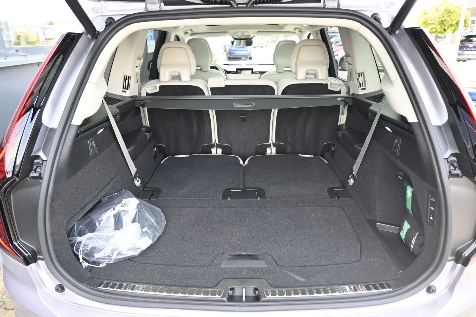 Fahrzeugabbildung Volvo XC90 T8 0,5% UltraBlack*STDHZG*360°*LUFT*ACC*AHK