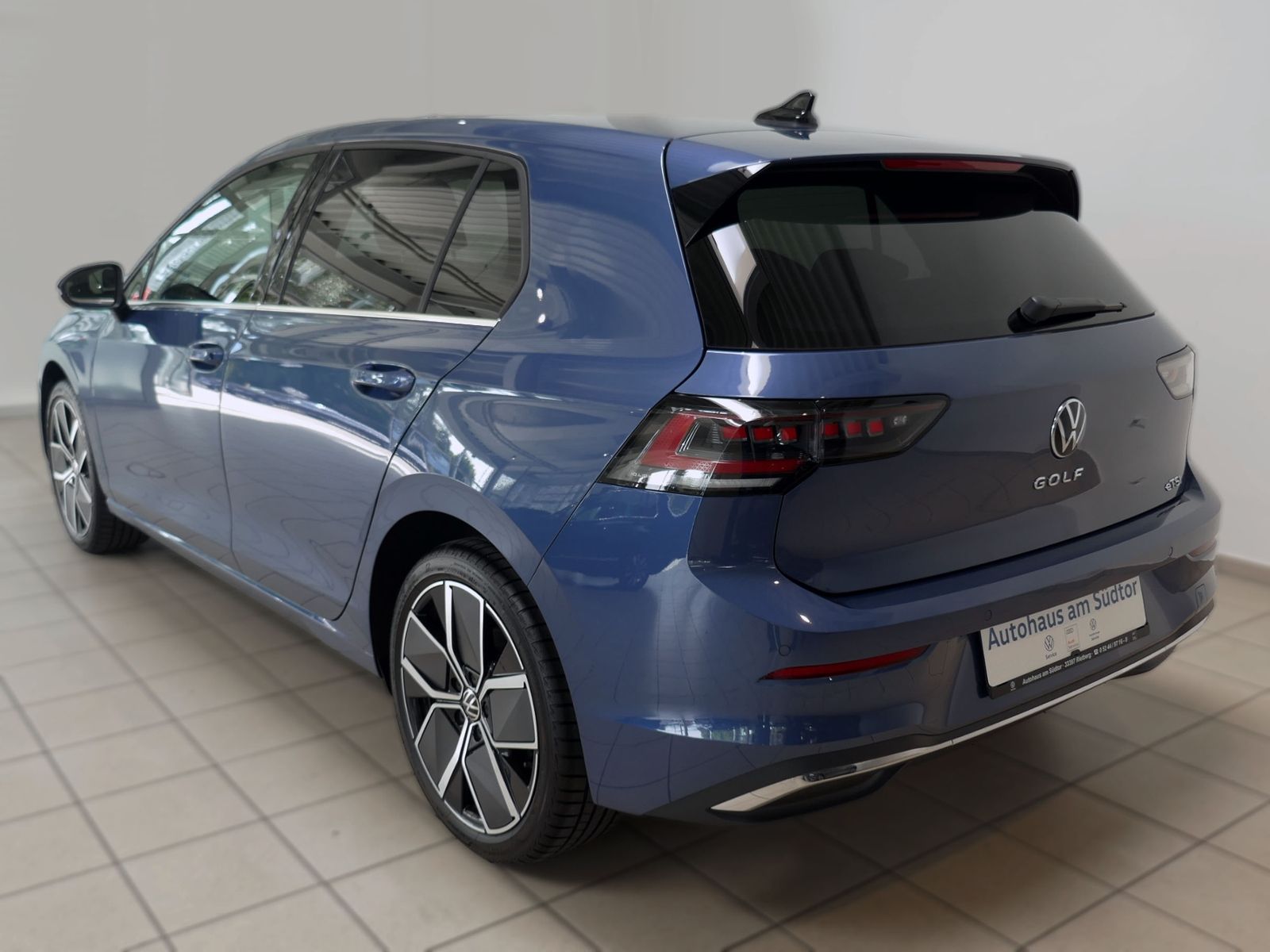 Fahrzeugabbildung Volkswagen Golf VIII Style 1.5 eTSI DSG | LED RFK ACC Navi