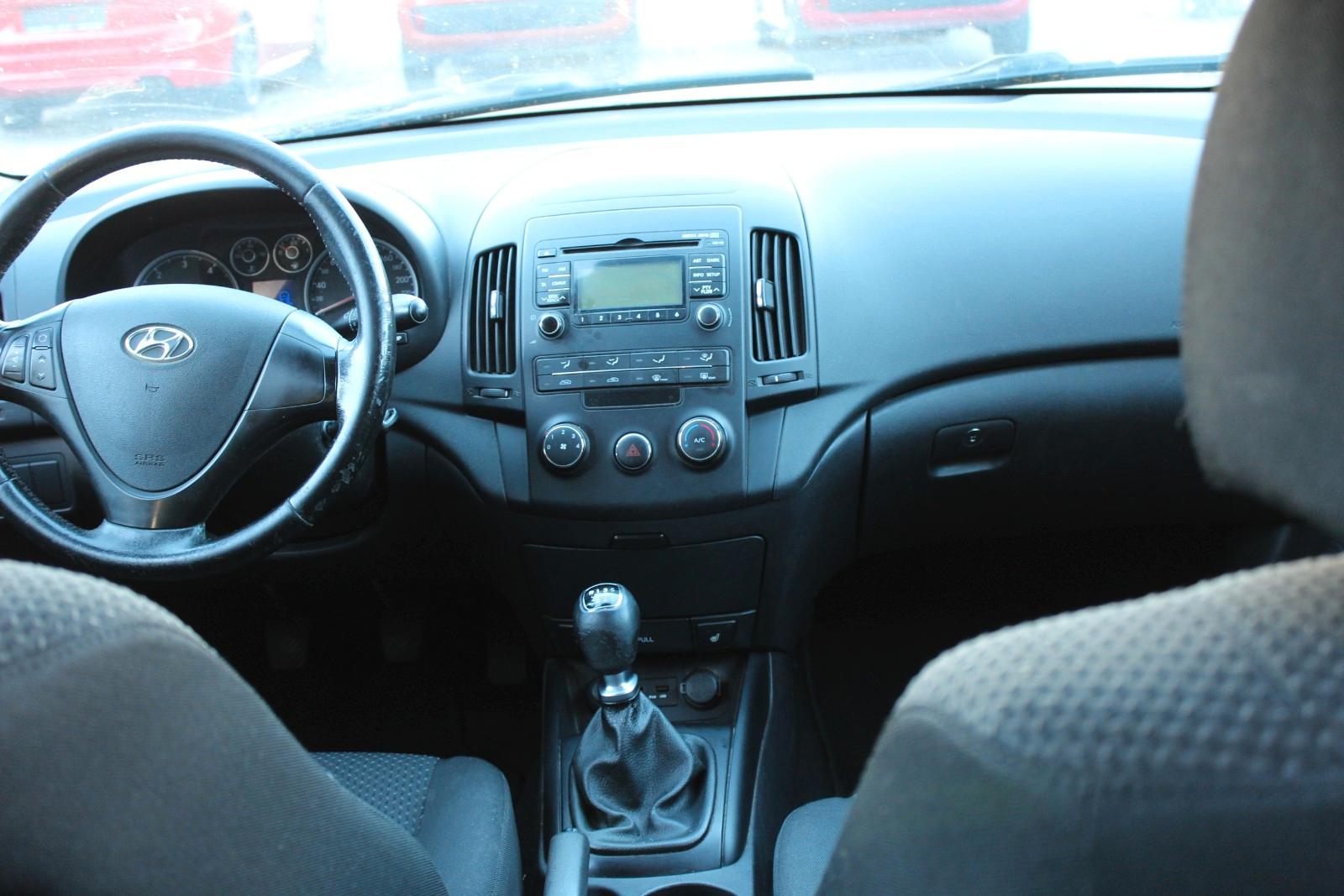 Hyundai i30 2012 — photo 9