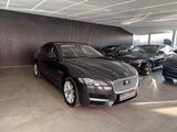 Jaguar XF 30t R-Sport AWD*Kamera*4xSHZ*Totwinkel* - Jaguar XF R-Sport mit Benzin-Antrieb