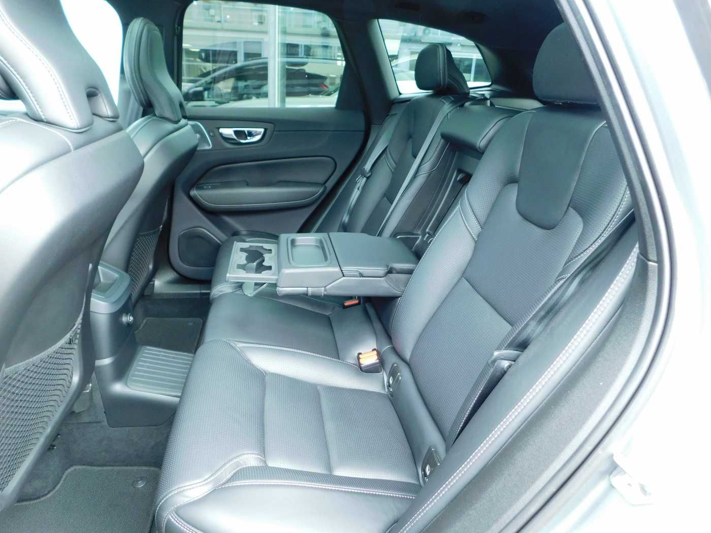 Fahrzeugabbildung Volvo XC60 T8 AWD R-Design 'AHK,22-Zoll
