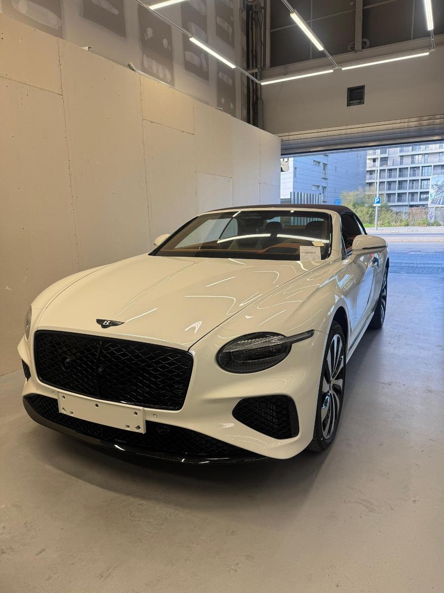 Bentley Continental GTC V8