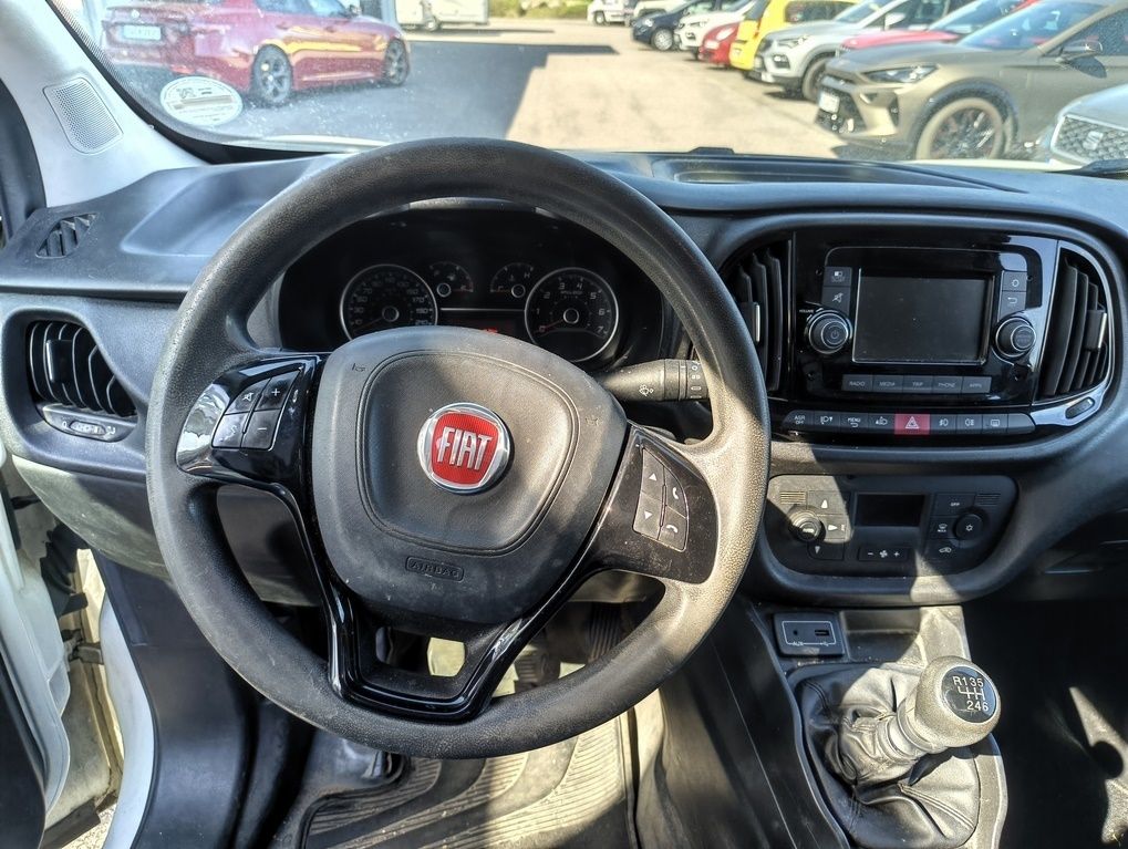 Fahrzeugabbildung Fiat Doblo Cargo 1.6 Mjet SX Maxi Pharma Mobil