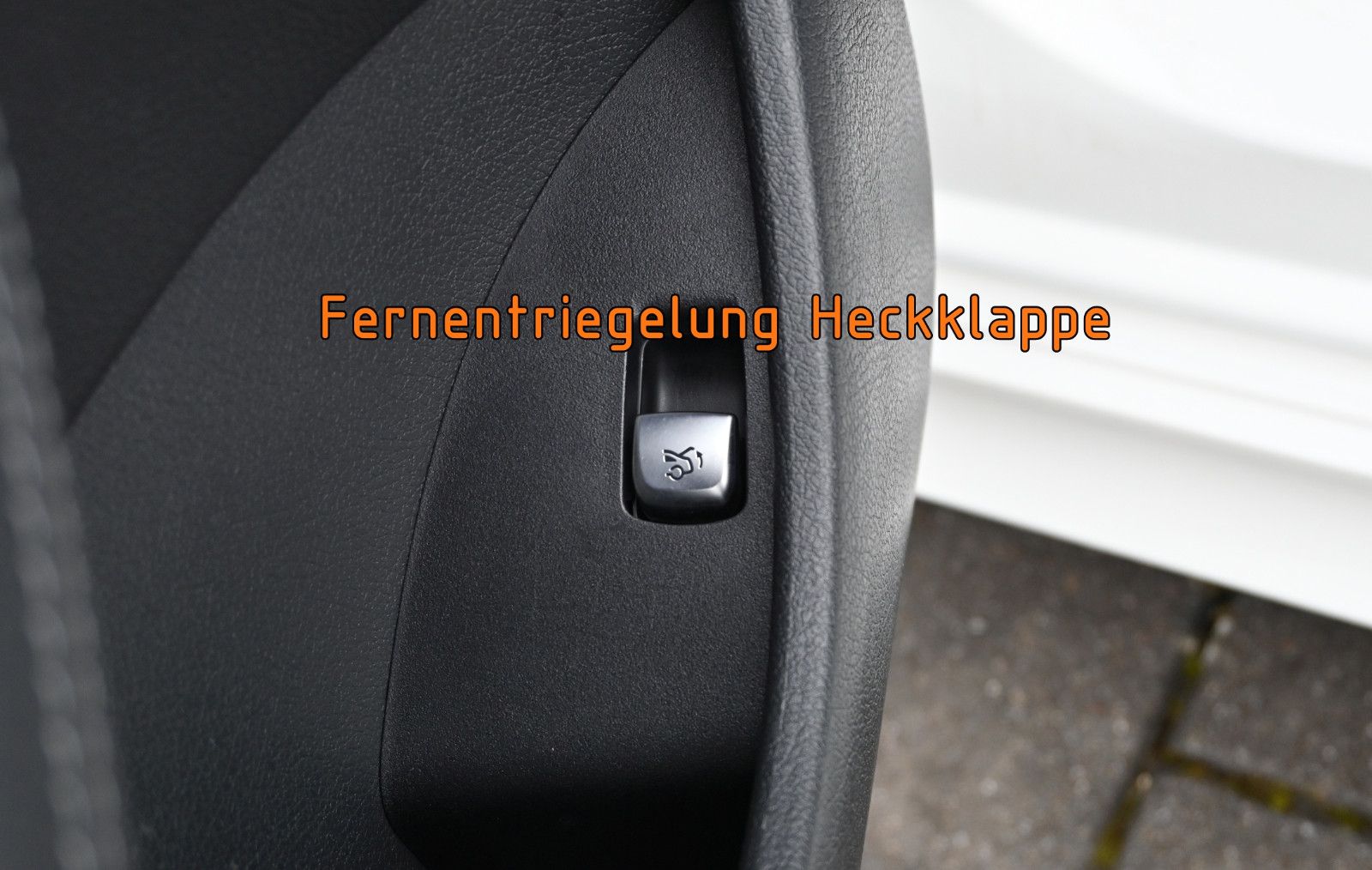 Fahrzeugabbildung Mercedes-Benz E 220 d Cabrio 2x AMG °ACC°STANDHEIZUNG°8-FACH°