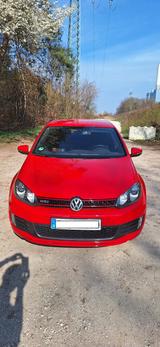 Volkswagen Golf 2.0 TSI GTI adidas GTI - Volkswagen Golf: GTI Adidas
