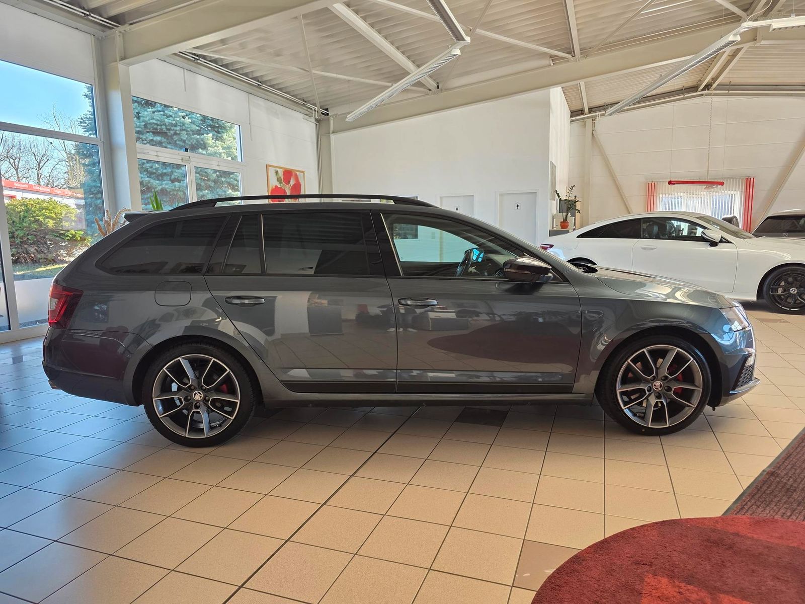 Fahrzeugabbildung SKODA Octavia 2.0 TDI RS 4x4 /1.Hd/LED/Navi/CarPlay