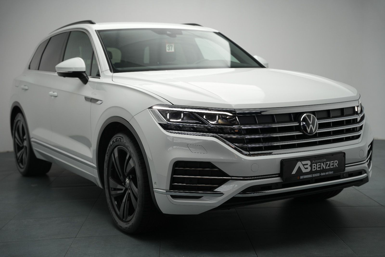 Fahrzeugabbildung Volkswagen Touareg SPORT/ 4Motion/VIRTUAL/AMBIENT/360''KAM