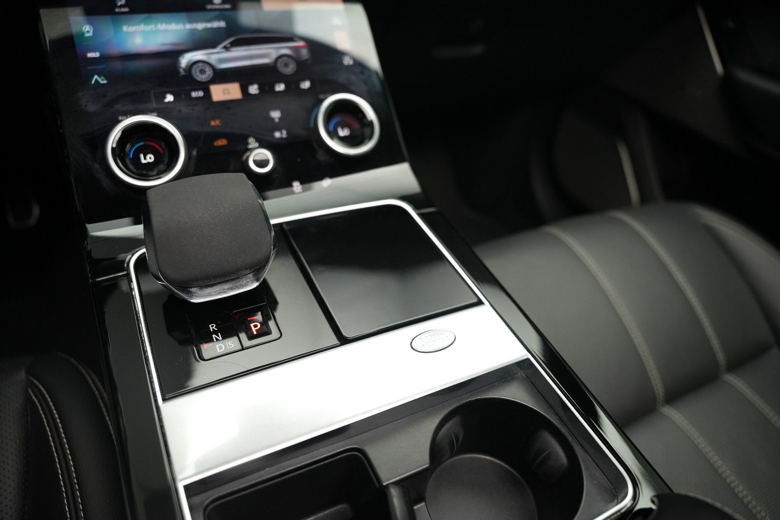 Fahrzeugabbildung Land Rover Range Rover Velar R-Dynamic SE*Pano*HUD*Meridian