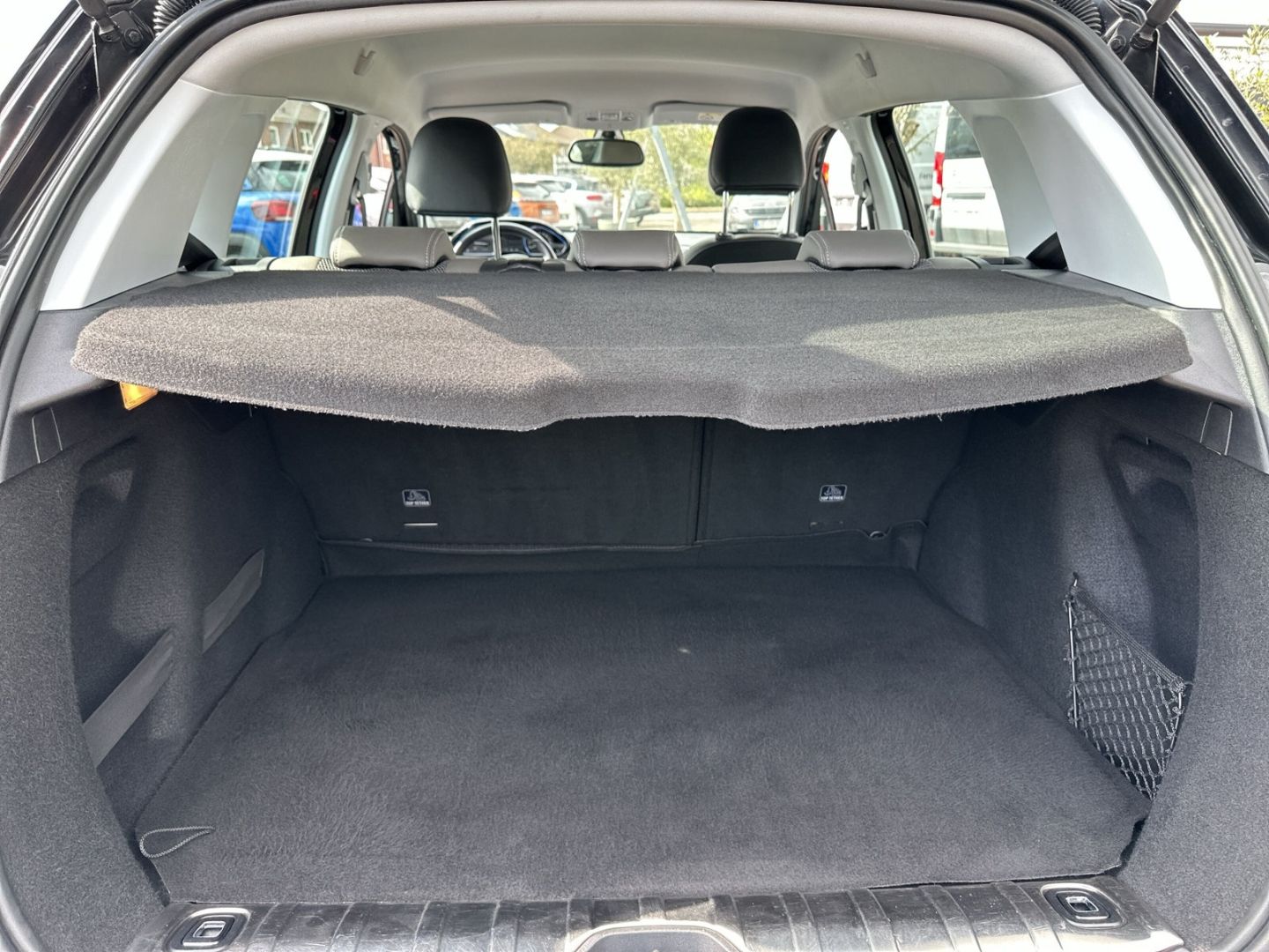 Fahrzeugabbildung Peugeot 2008 1.2 Allure PureTech 82  Tempomat  Navi