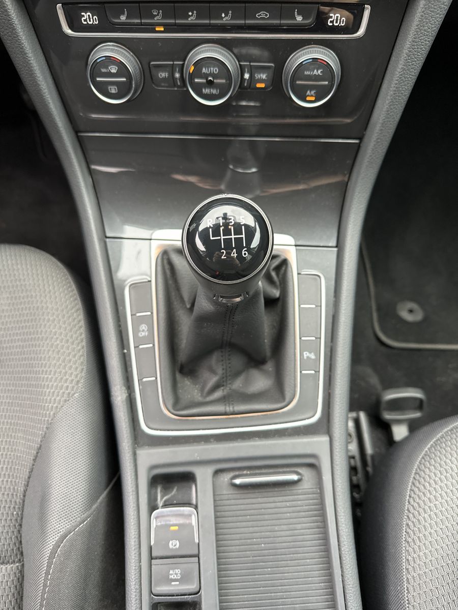 Fahrzeugabbildung Volkswagen Golf 2.0 TDI CL NAV+LED+ACC+SHZ+DYNAUDIO+TEMPO