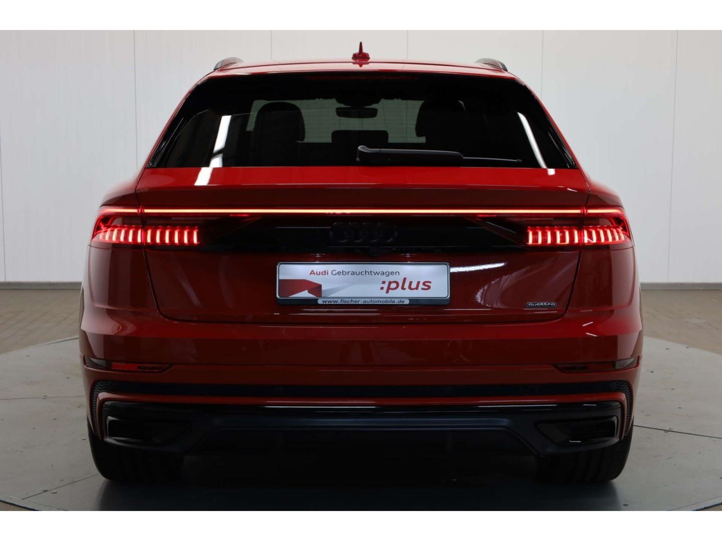 Audi Q8 55 TFSI e quattro S line foto 6