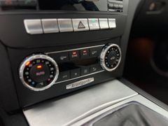 MERCEDES-BENZ C 220 T CDI / DESIGNO / HARMAN KARDON/ AUTOM./ MERCEDES-BENZ C 220 T CDI / DESIGNO / HARMAN KARDON/ AUTOM./