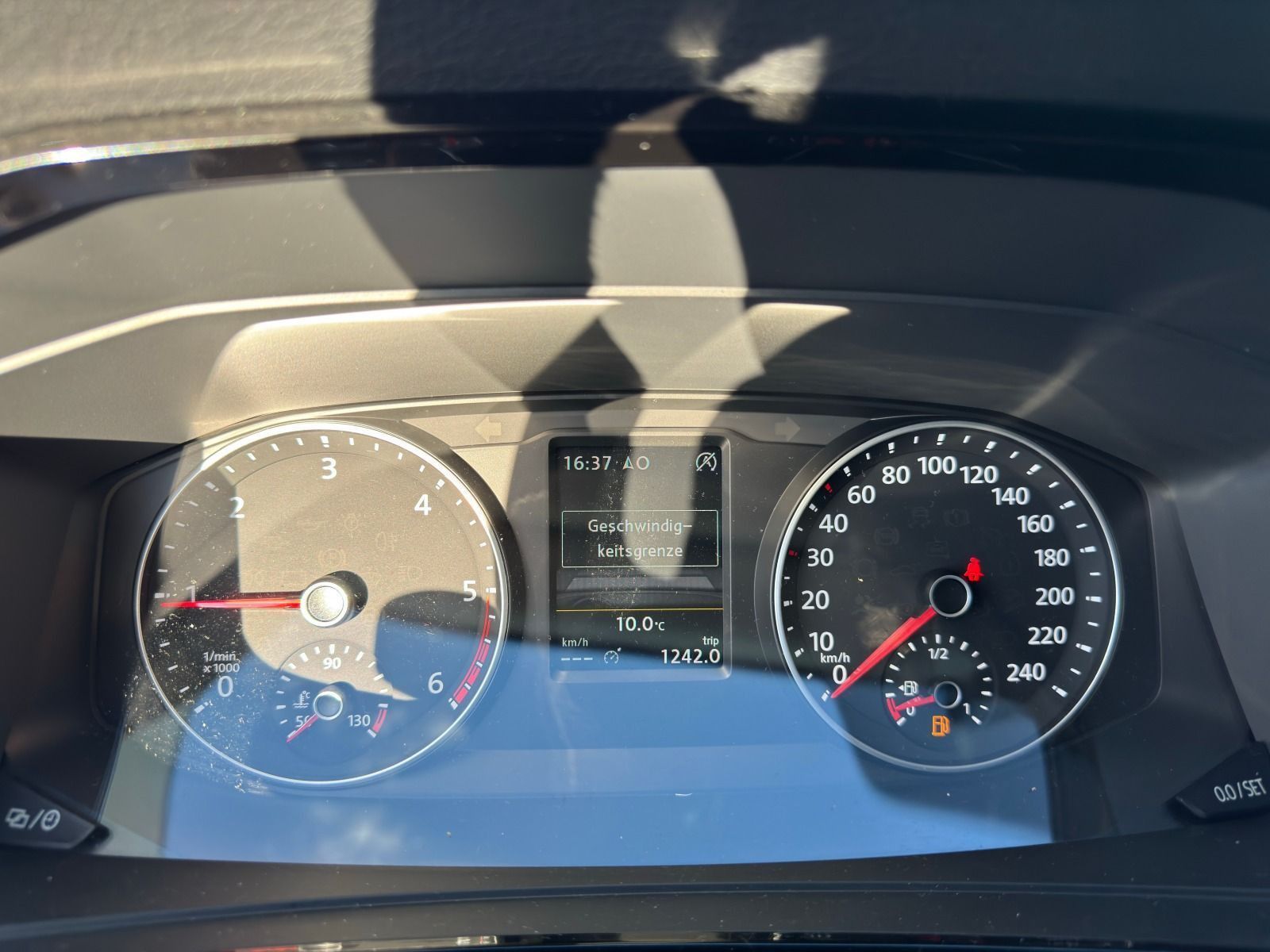 Fahrzeugabbildung Volkswagen T6 Multivan GenSix*AHK*RFK*LED*StHz*SideAss*ACC