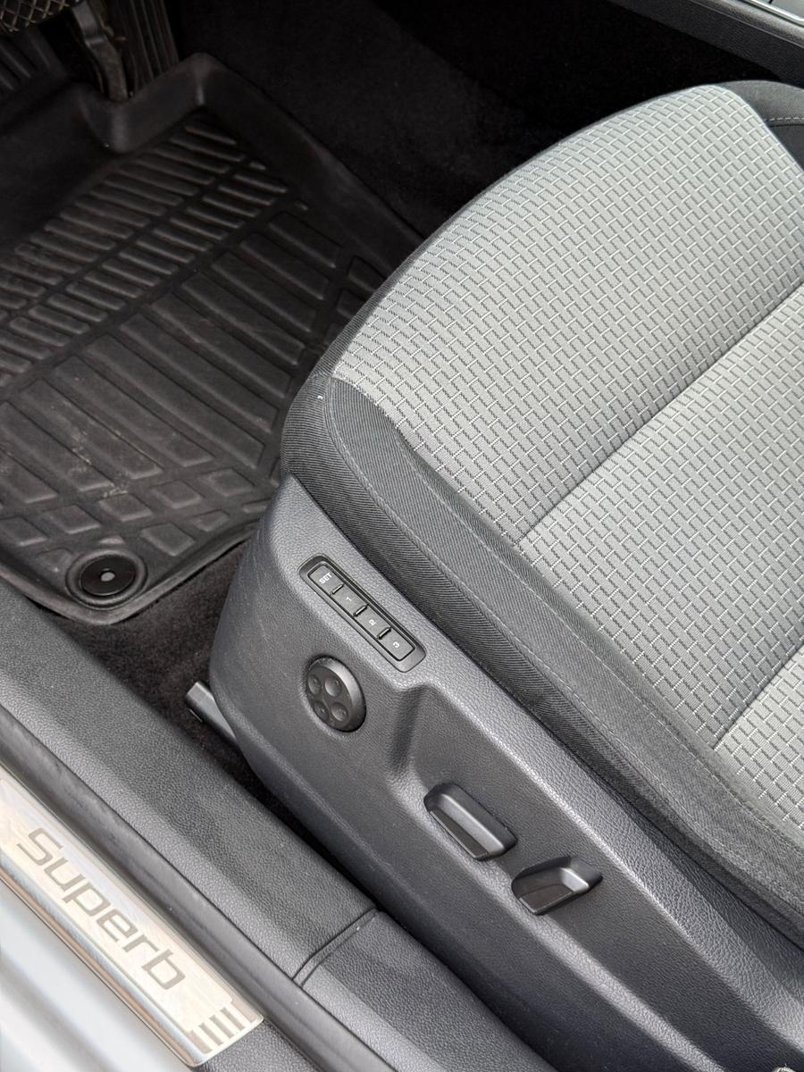 Skoda Superb 2013 — photo 12