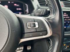 Fahrzeugabbildung Volkswagen Tiguan 2.0 TDI 4MOTION R-Line Pano AHK Stndhzn