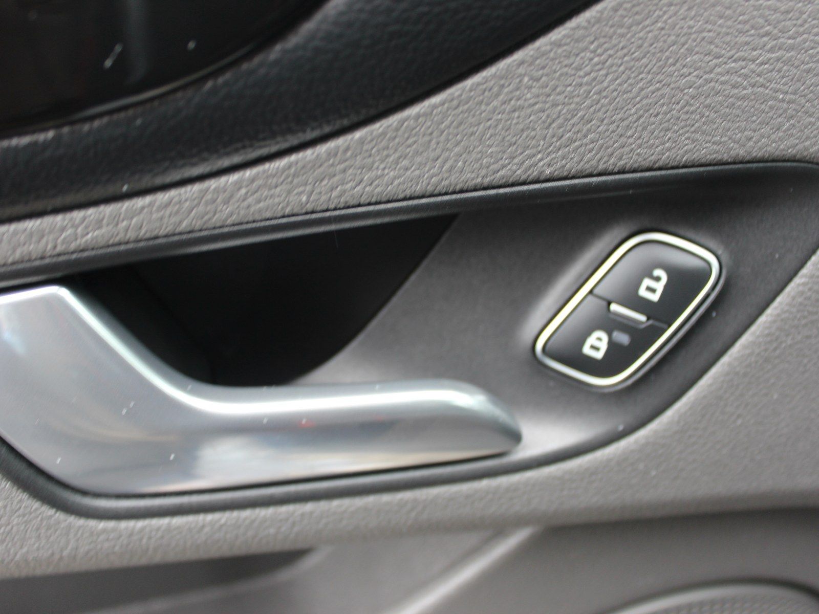 Fahrzeugabbildung Ford Tourneo Custom 320 L2 Tourneo Trend FWD