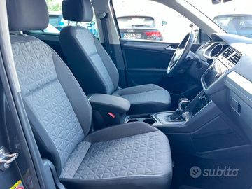Volkswagen Tiguan - 10