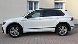 Volkswagen Tiguan 2.0 TDI R-Line Black DSG Pano Stdhz  - Volkswagen Tiguan mit Diesel-Antrieb: Teilleder, Head-Up Display