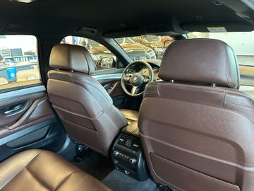 MYAUTOCENTER – Gebraucht- und Jahreswagen mit Werkstattservice in Pfaffenhofen BMW M550 *MEMORY*HeadUP*ACC*4-ZONEN*AHK*LEDER(BRAUN)