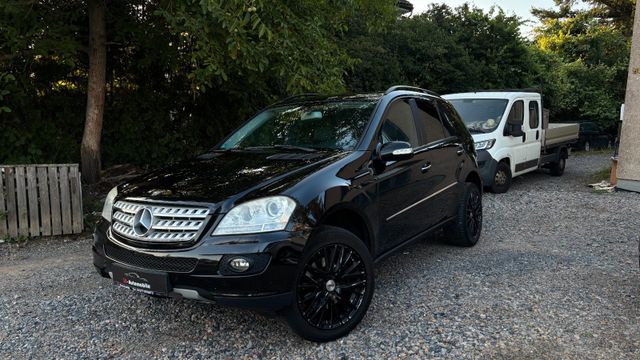 Mercedes-Benz ML 420 V8 *Scheckheft, PANO, LEDER*