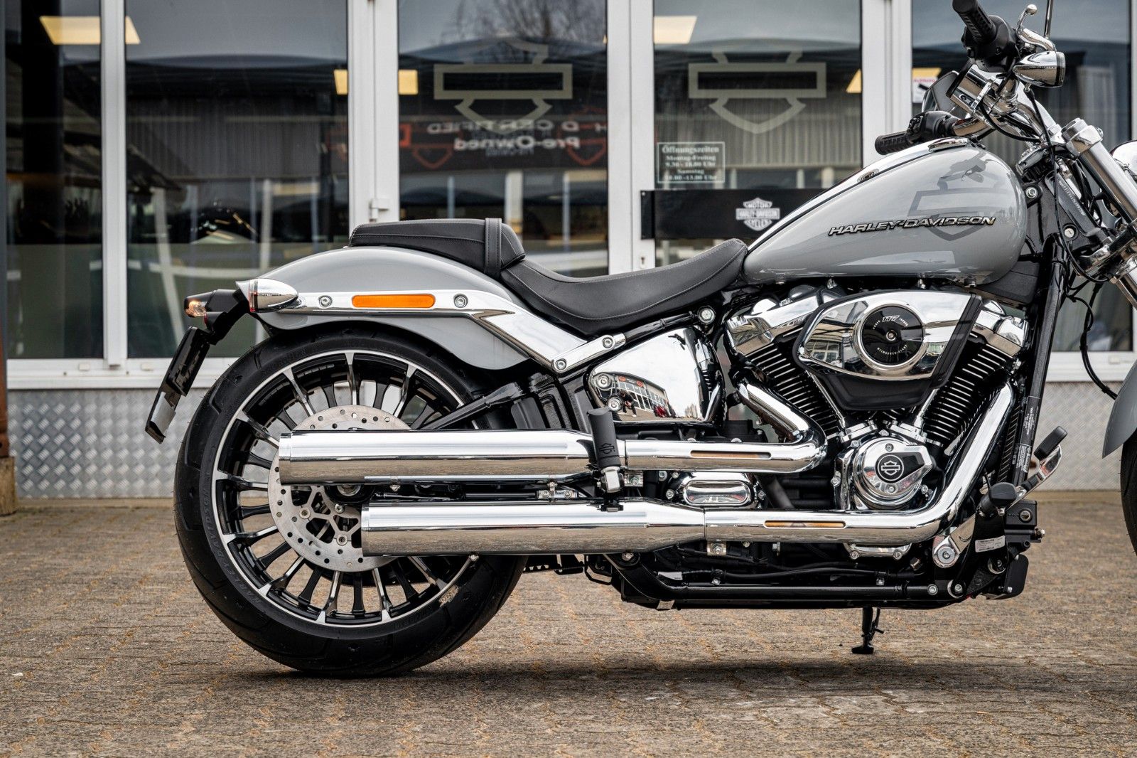 Fahrzeugabbildung Harley-Davidson BREAKOUT FXBR 117 ci - MY25 - Sofort Verfügbar