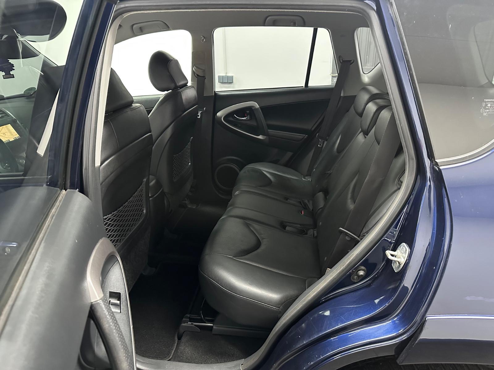 Toyota RAV4 Executive 2.2 D-CAT 177 ch 4x4 • Cuir • GPS • Caméra • Attelage