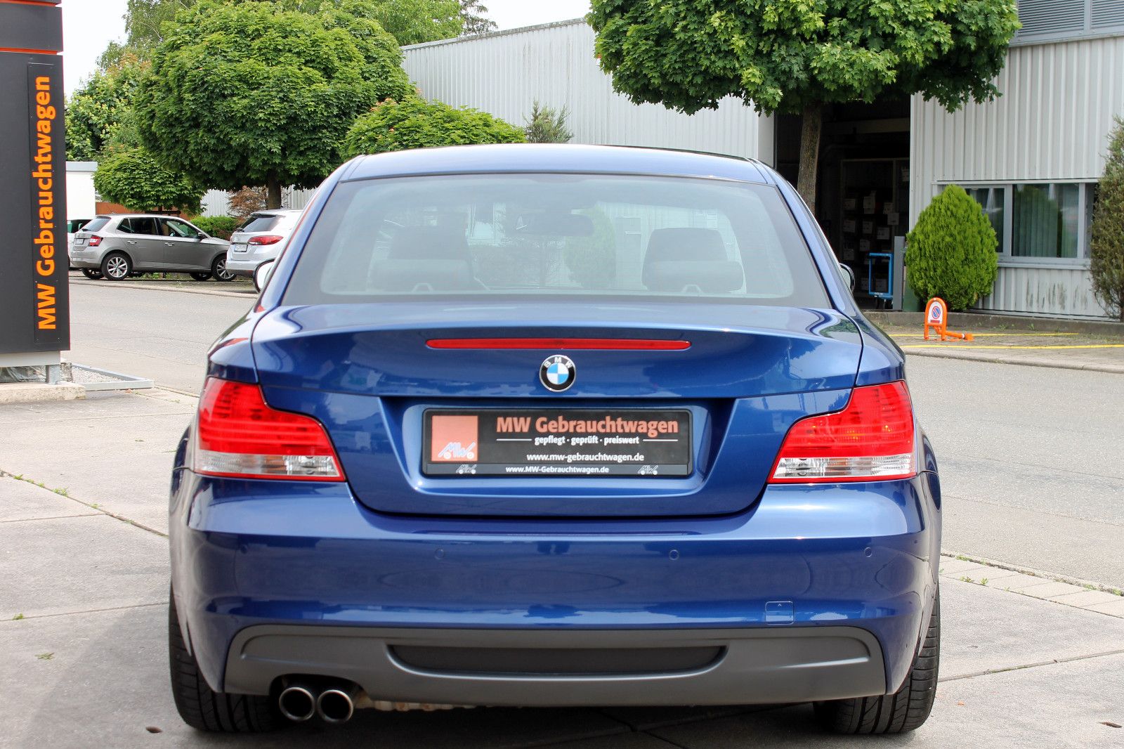 Fahrzeugabbildung BMW 125i Coupé E82 M-Sport PDC SHZ XENON eGSD 2Zonen