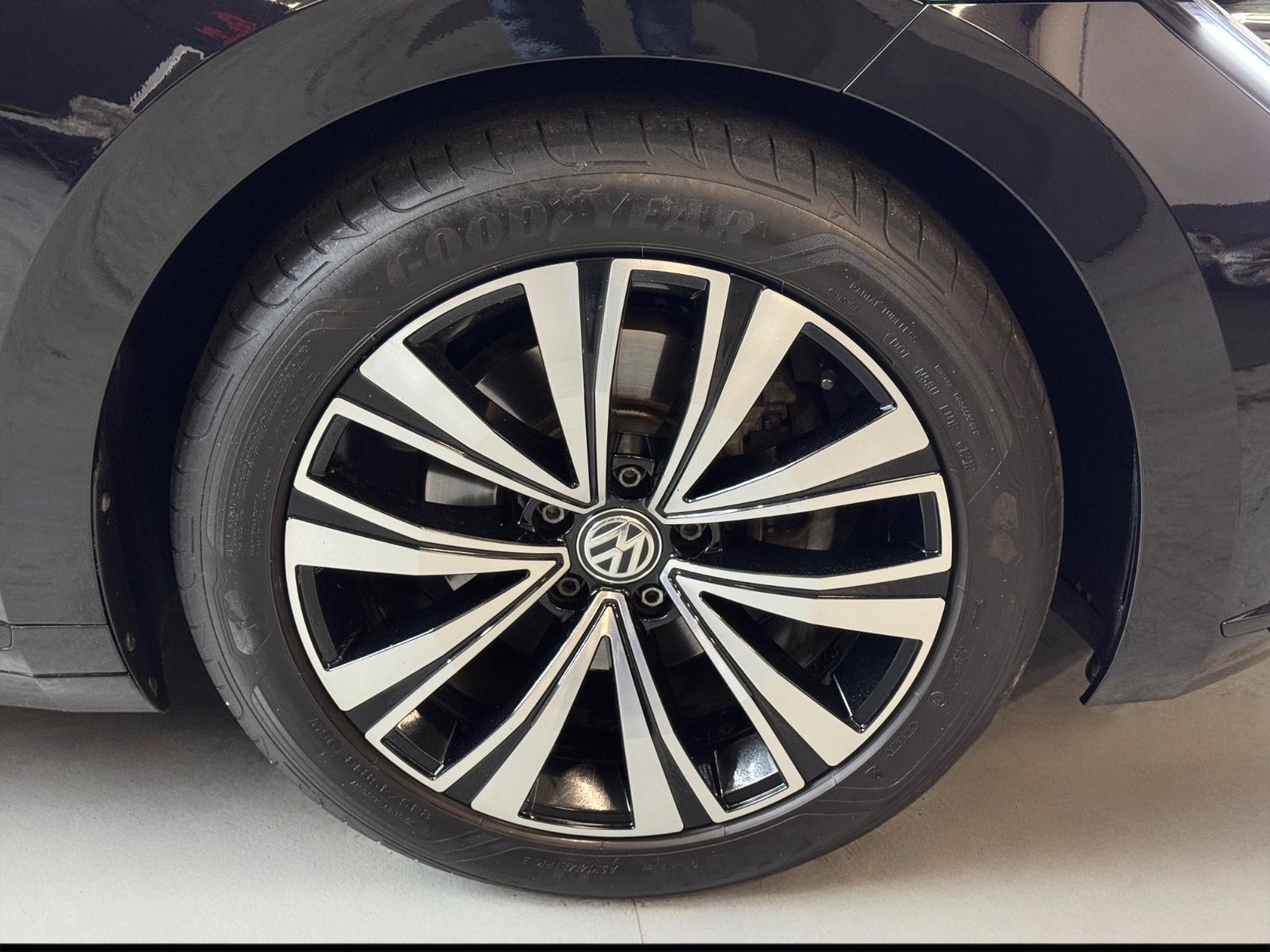 Volkswagen Arteon 2.0 TSI DSG/ACC/Massage/Spurhalte/LED