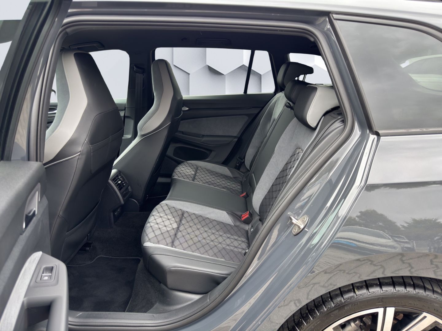 Golf Variant Mildhybrid VIII 1.5 eTSI R-Line DSG