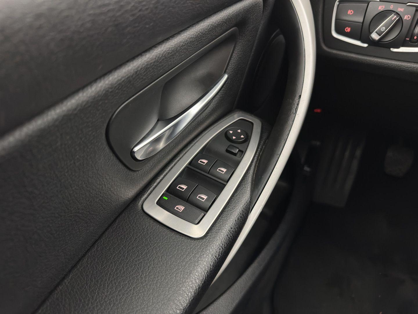 BMW 316 2015 — photo 18