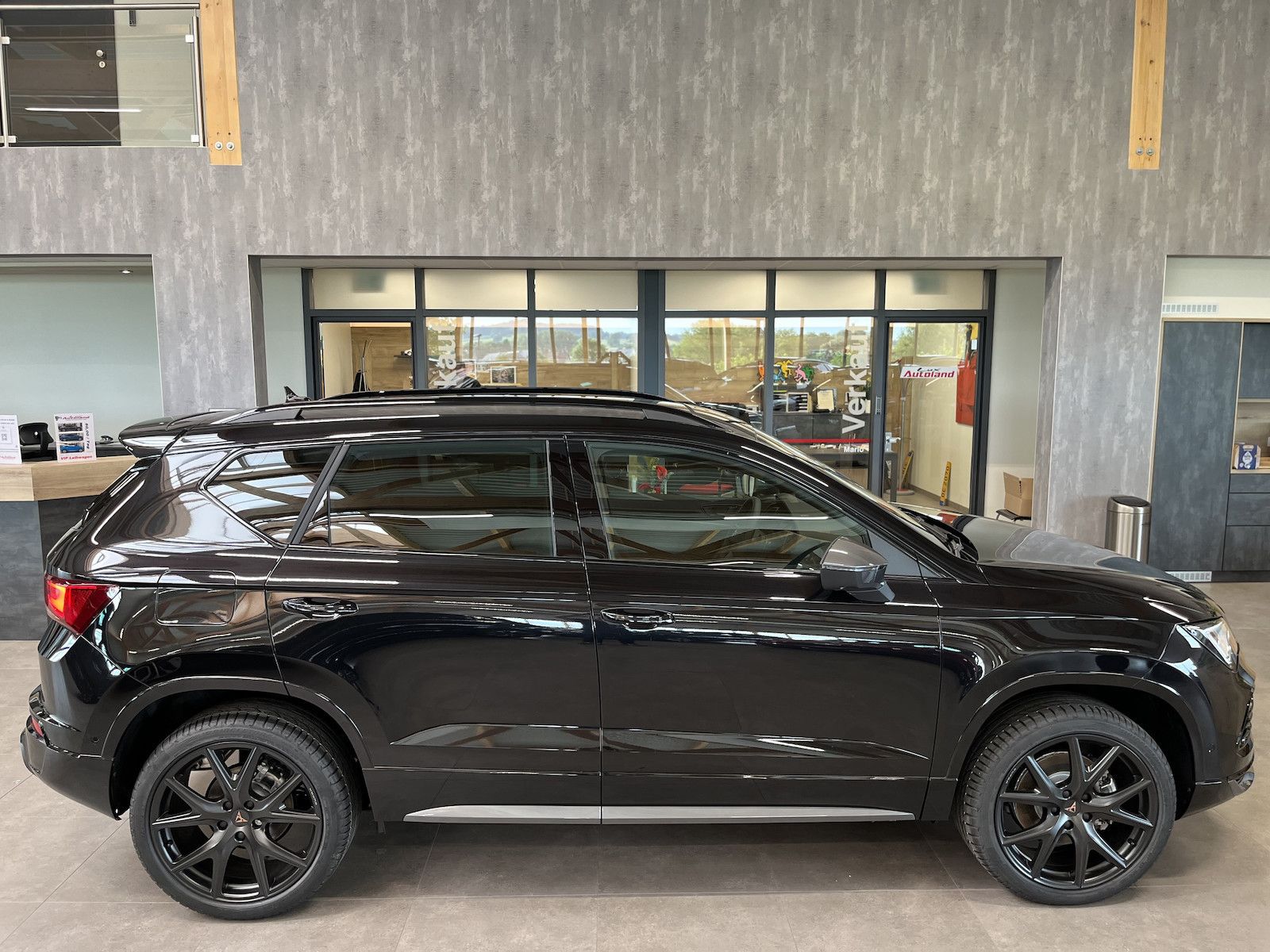 Cupra Ateca 1.5 TSI DSG Leder Pano Navi AHK ACC 5 JG imagem 2