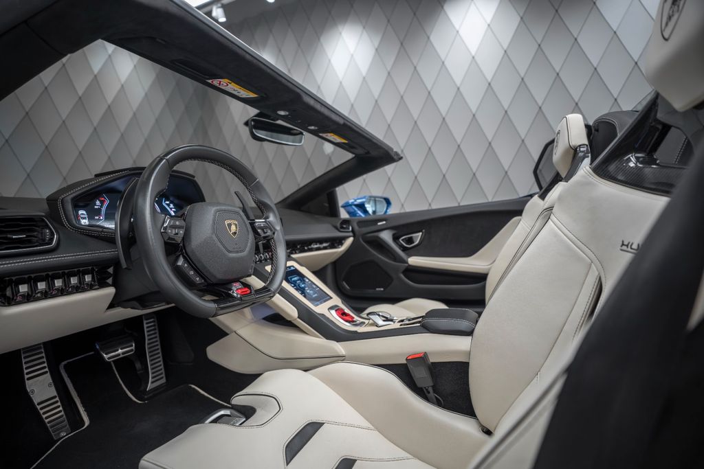 Huracán EVO Spyder BLU SIDERIS LIFT SENSONUM - Bild 15