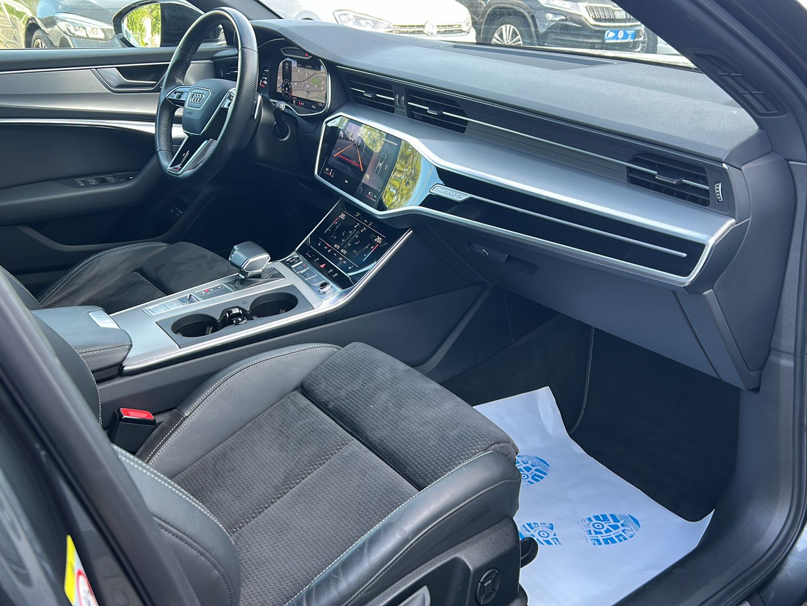 Fahrzeugabbildung Audi A6 55 TFSI e quattro S-Line Sport
