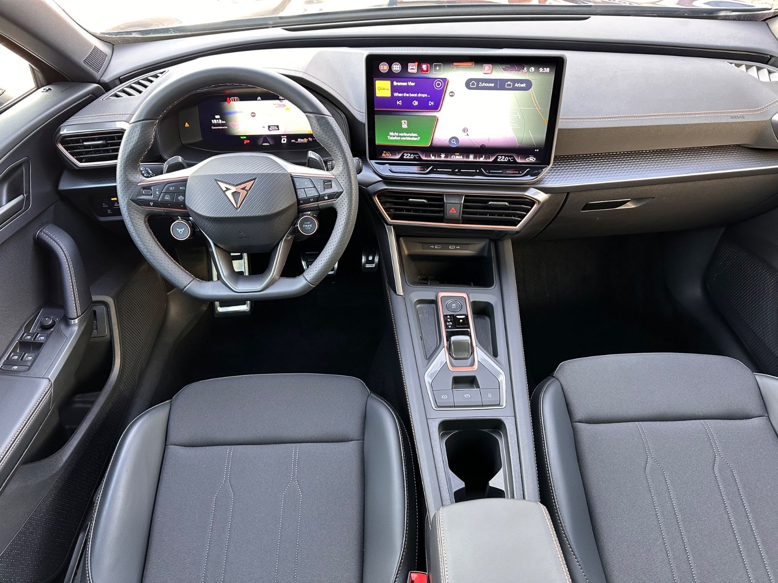 Fahrzeugabbildung CUPRA Formentor 1.5 eTSI DSG Pano/AHK/ACC/APP/LED/SHZG