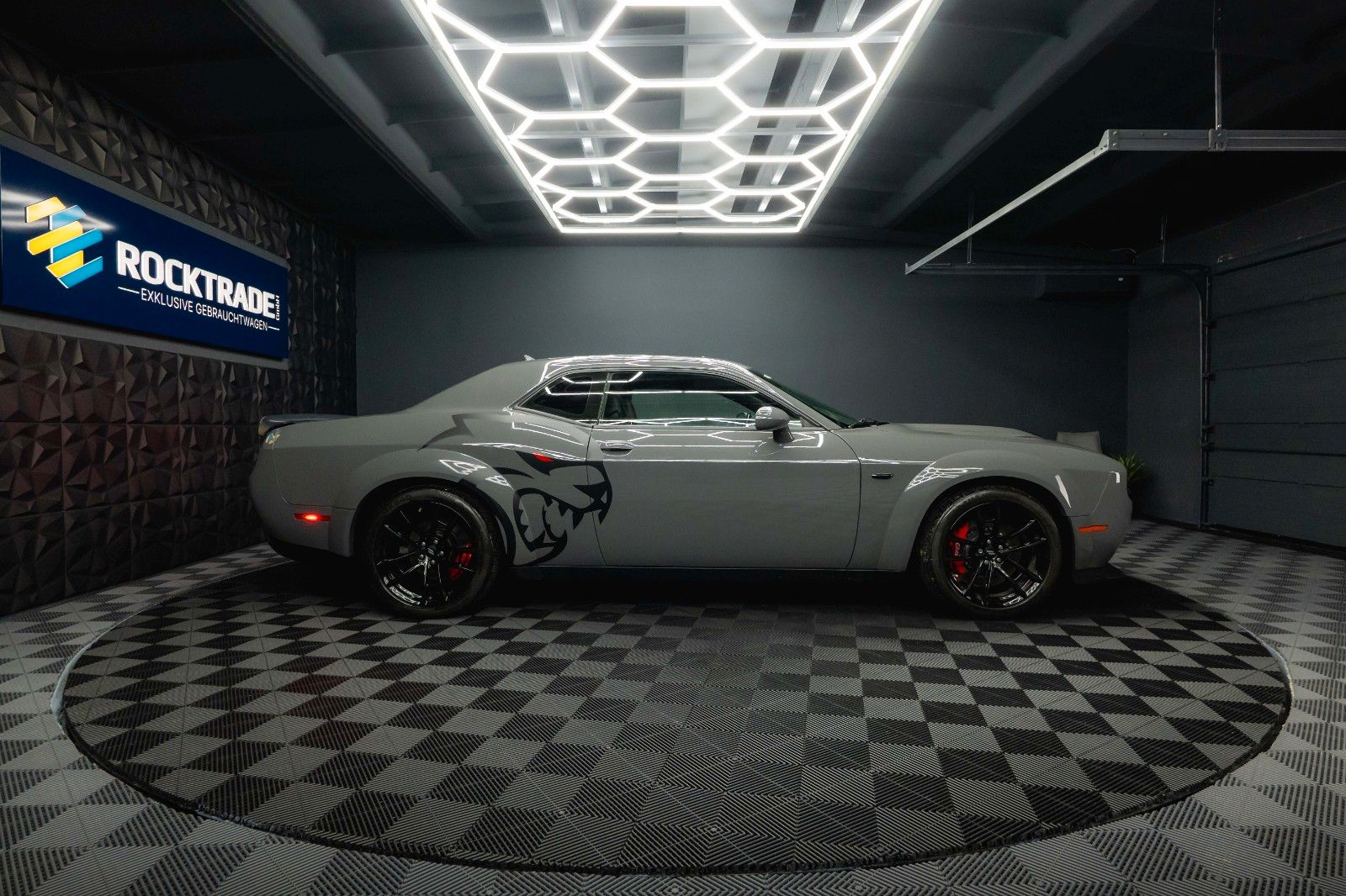 Fahrzeugabbildung Dodge Challenger 6.4 V8 SRT 392 R/T SCAT PACK WIDEBODY