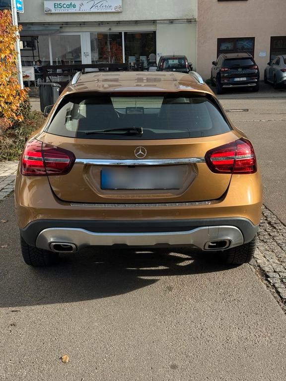 Mercedes-Benz GLA 180